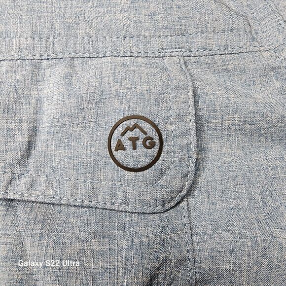 Wrangler Men's L ATG Alex Short Sleeve Button-Down Shirt Blue Check Zip Pocket - Picture 2 of 7